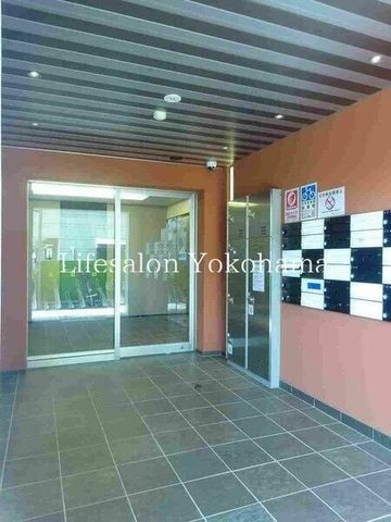 �y�G���g�����X�z�@