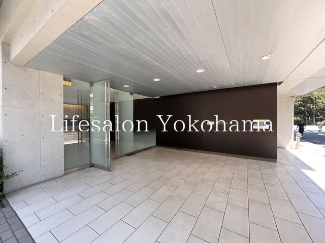 �y�G���g�����X�z�@