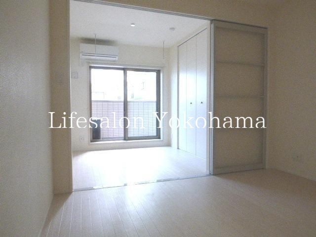 �y���ԁE���r���O�z�@