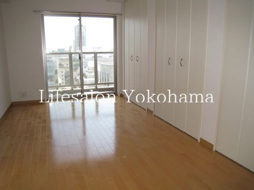 �y���ԁE���r���O�z�@