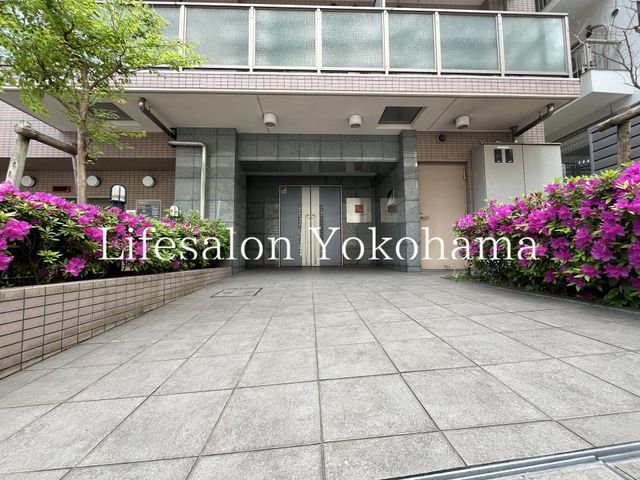 �y�G���g�����X�z�@