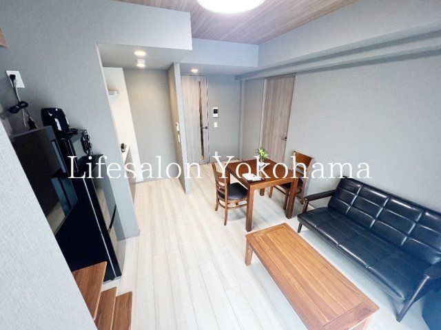 �y�����E���r���O�z�@