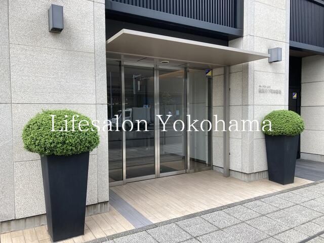 �y�G���g�����X�z�@