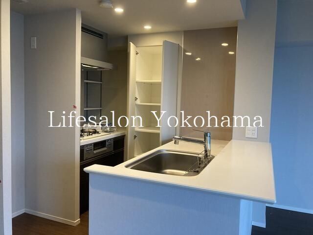 �y�L�b�`���z�@