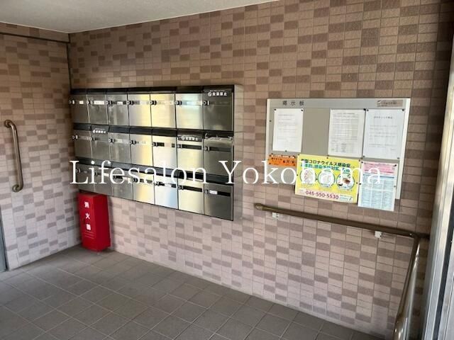 �y�G���g�����X�z�@