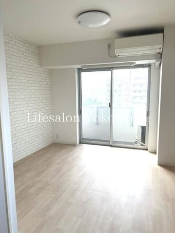 �y���ԁE���r���O�z�@