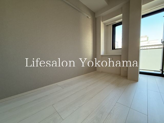 �y�����E���r���O�z�@