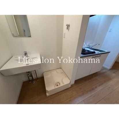 �y�����E���r���O�z�@