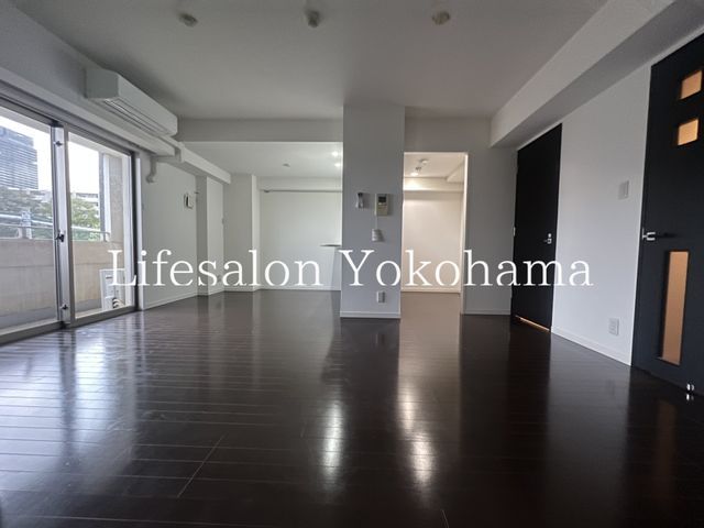 �y���ԁE���r���O�z�@