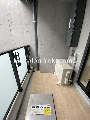 yoRj[z@