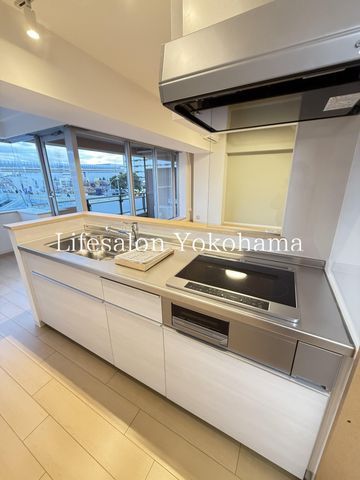 �y�L�b�`���z�@