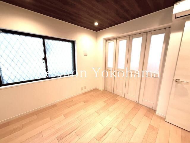 �y���ԁE���r���O�z�@