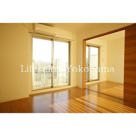 �y���ԁE���r���O�z�@