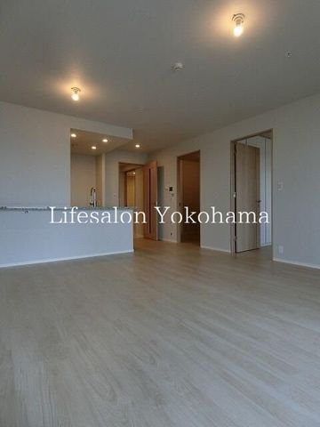 �y���ԁE���r���O�z�@