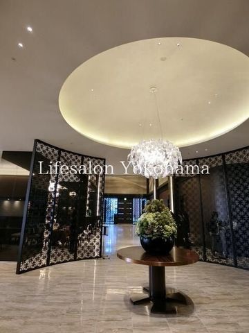 �y�G���g�����X�z�@