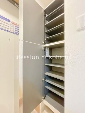 y[z@