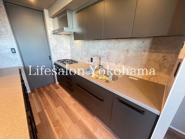 �y�L�b�`���z�@