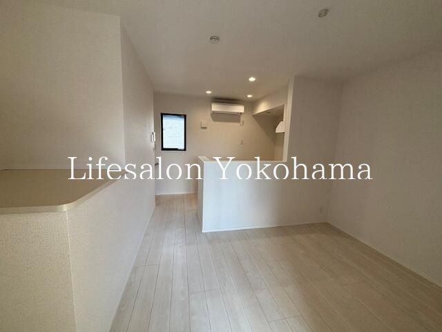 �y�����E���r���O�z�@