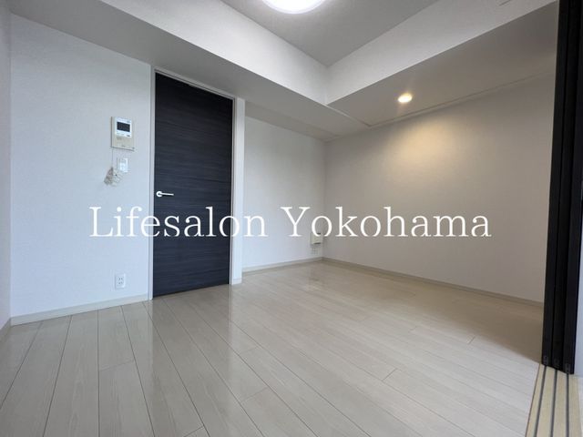 �y���ԁE���r���O�z�@