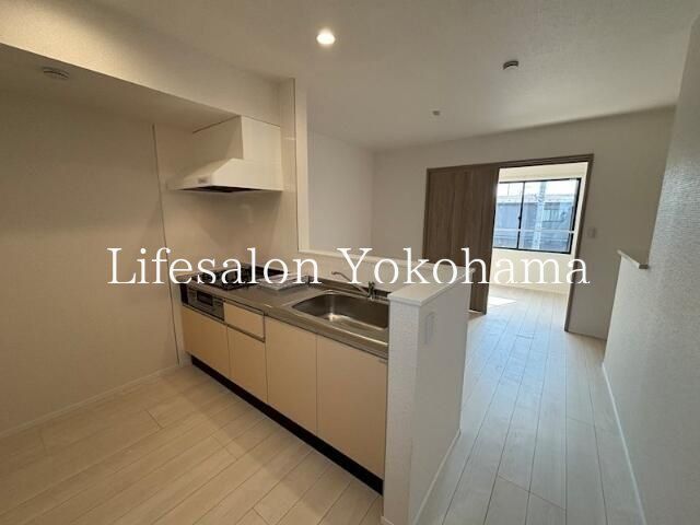 �y���ԁE���r���O�z�@