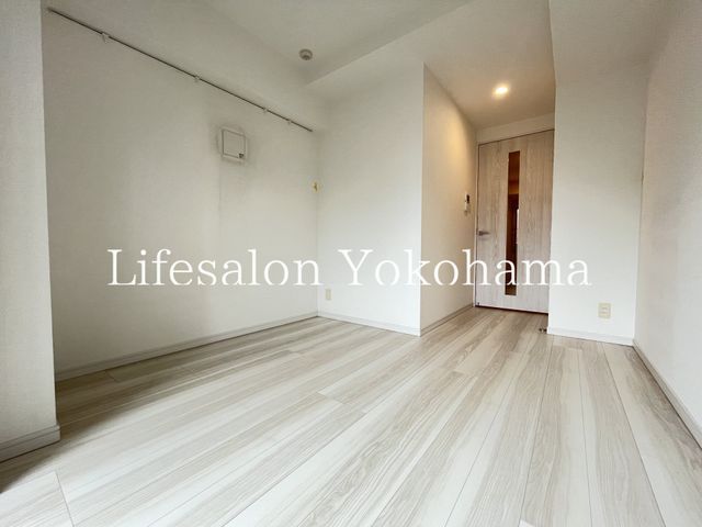 y̑EXy[Xz@