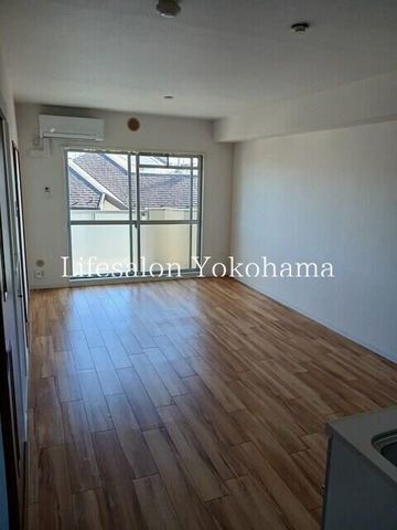 �y���ԁE���r���O�z�@