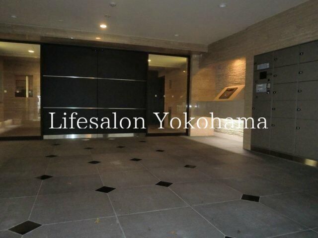 �y�G���g�����X�z�@