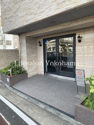 �y�G���g�����X�z�@