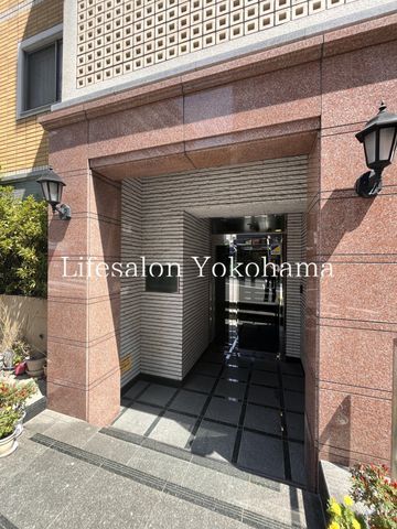 �y�G���g�����X�z�@