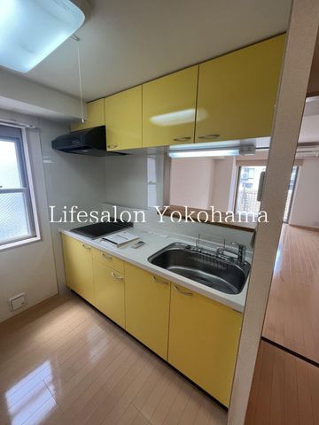 �y�L�b�`���z�@