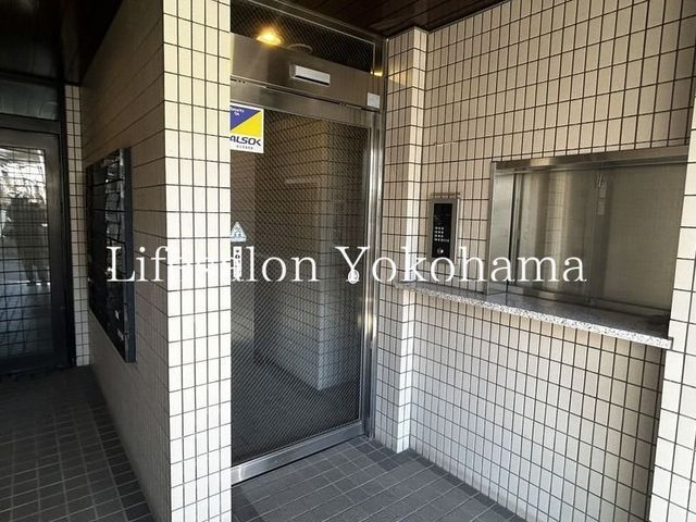 �y�G���g�����X�z�@