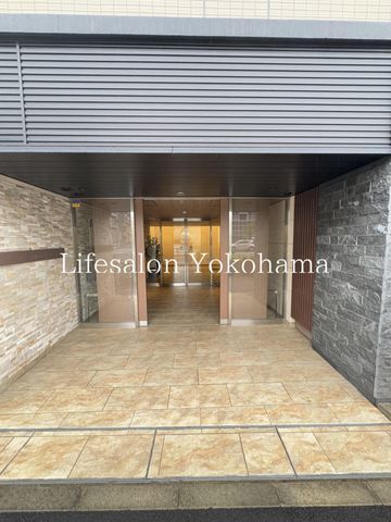 �y�G���g�����X�z�@