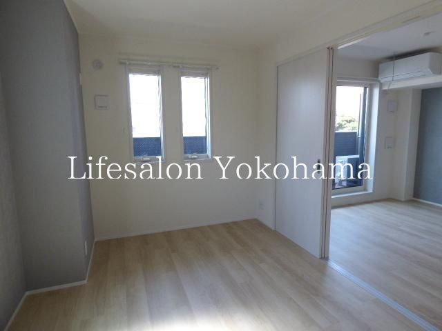 �y���ԁE���r���O�z�@