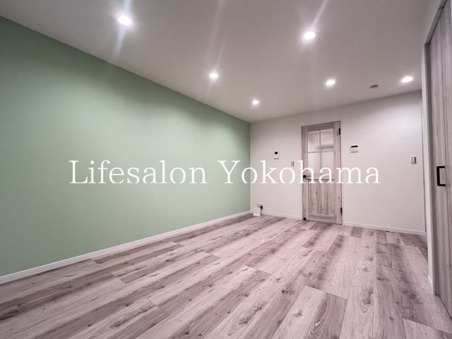 �y���ԁE���r���O�z�@