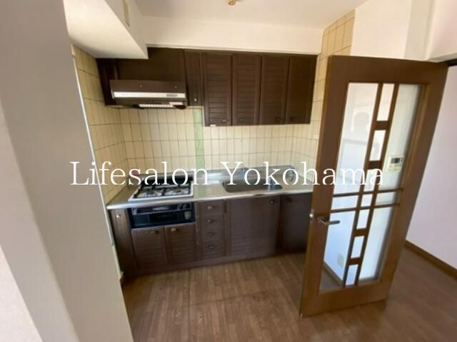 �y�L�b�`���z�@