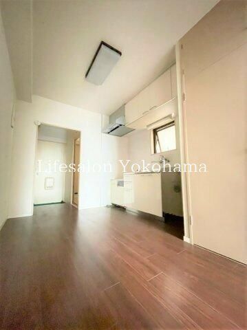 �y�L�b�`���z�@