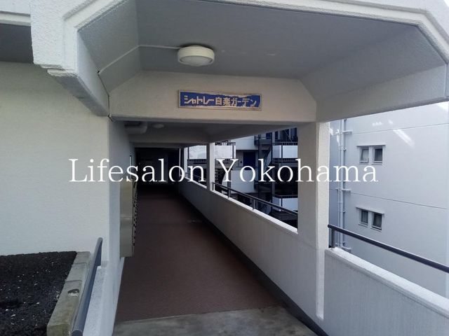 �y�G���g�����X�z�@