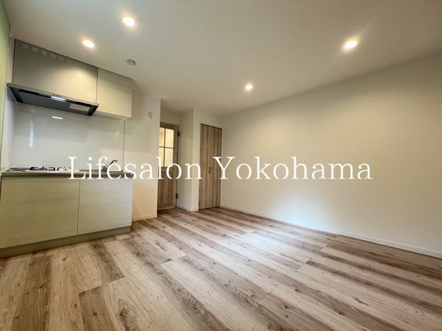 �y���ԁE���r���O�z�@