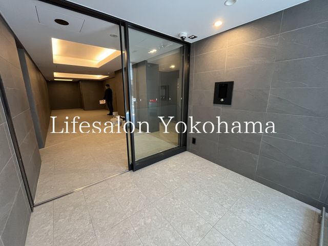 �y�G���g�����X�z�@