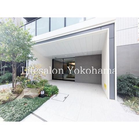 �y�G���g�����X�z�@