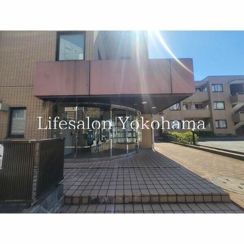 �y�G���g�����X�z�@