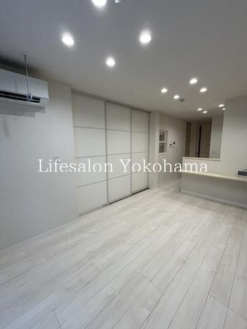 �y���ԁE���r���O�z�@