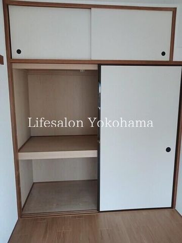 y[z@