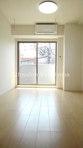 �y���ԁE���r���O�z�@