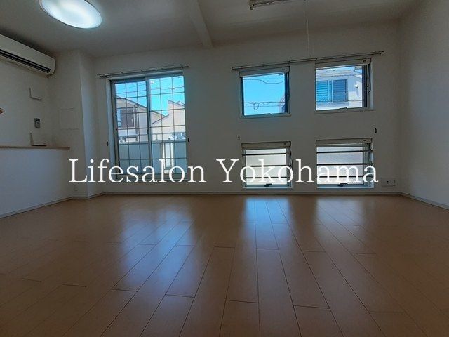 �y���ԁE���r���O�z�@