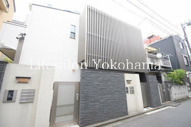 �y�G���g�����X�z�@