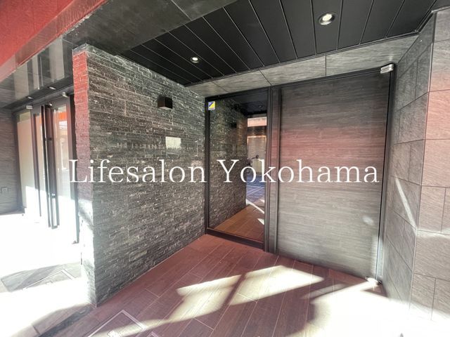 �y�G���g�����X�z�@