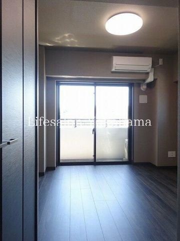 �y���ԁE���r���O�z�@