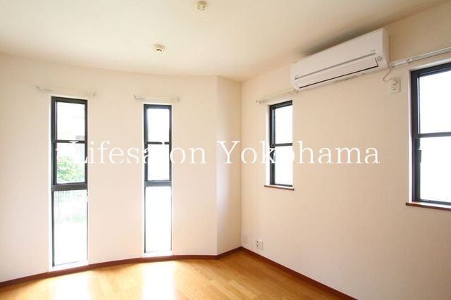 �y���ԁE���r���O�z�@