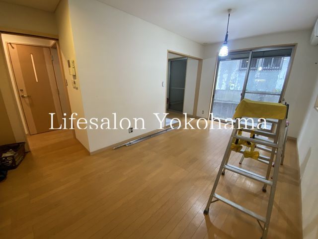 �y�����E���r���O�z�@